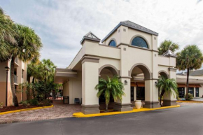 Гостиница Days Inn & Suites by Wyndham Orlando Airport  Орландо